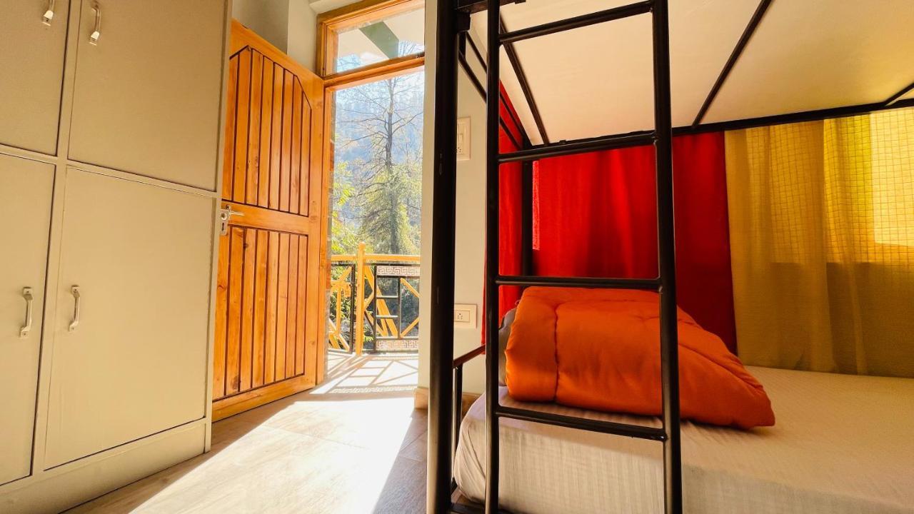 Madpackers Jibhi - Of Streamsides & Waterfalls Exterior foto